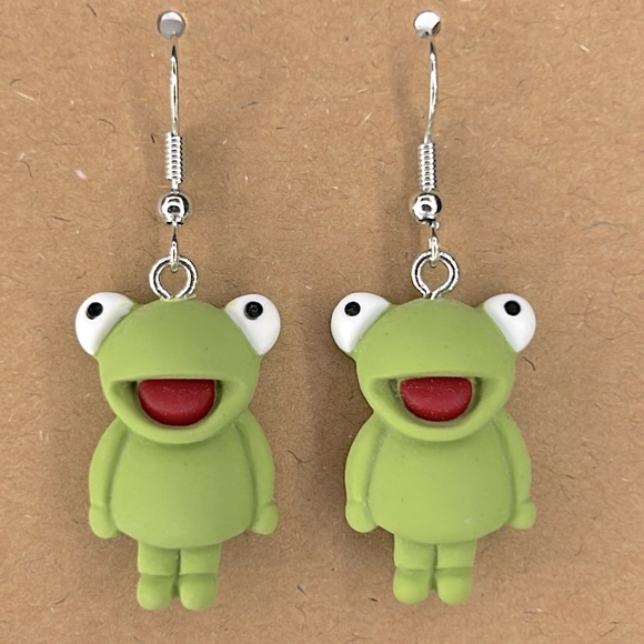 Cute Green Frog Earrings Fun and Unique - Picture 1 of 2